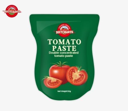 Toptan satış stand-up sachet domates pastası, 56 gramlık boyutlarda mevcut, katkı maddeleri olmadan saf bir ürün sunuyor.