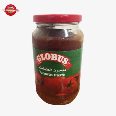 Bir kavanozda üçlü konsantrasyonlu domates püresi, 210 ml doğal domates pastası.